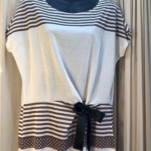 Ailes Top NWT Large